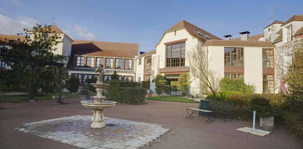 Le Manoir De Hotel